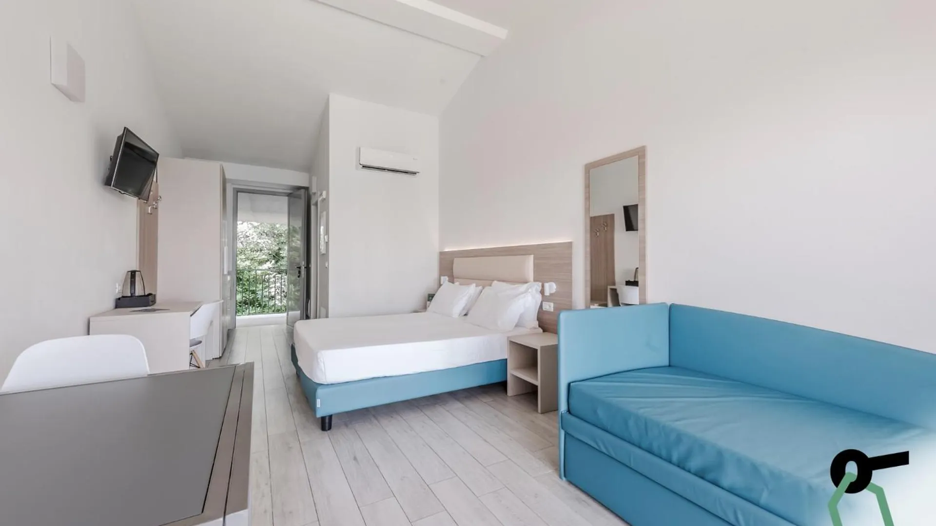 Hotiday Apartment Collection - Desenzano Desenzano del Garda 0*,  Italy
